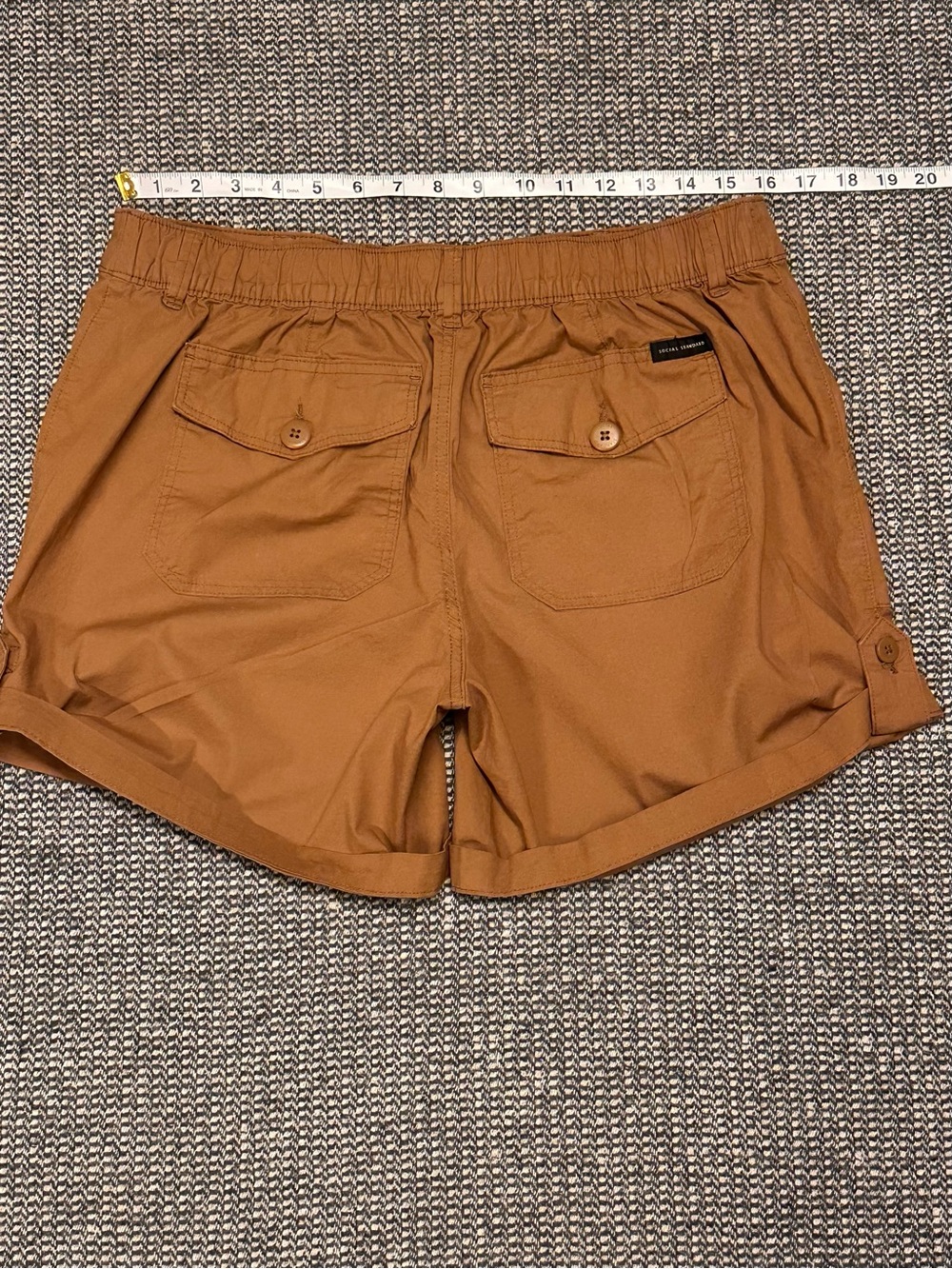 Women’s Casual Rolled-Hem Shorts in Tan - Picture 6 of 7
